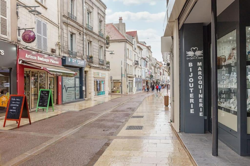 Sur Les Bords De Marne - Disneyland Paris Lagny-sur-Marne Exterior photo